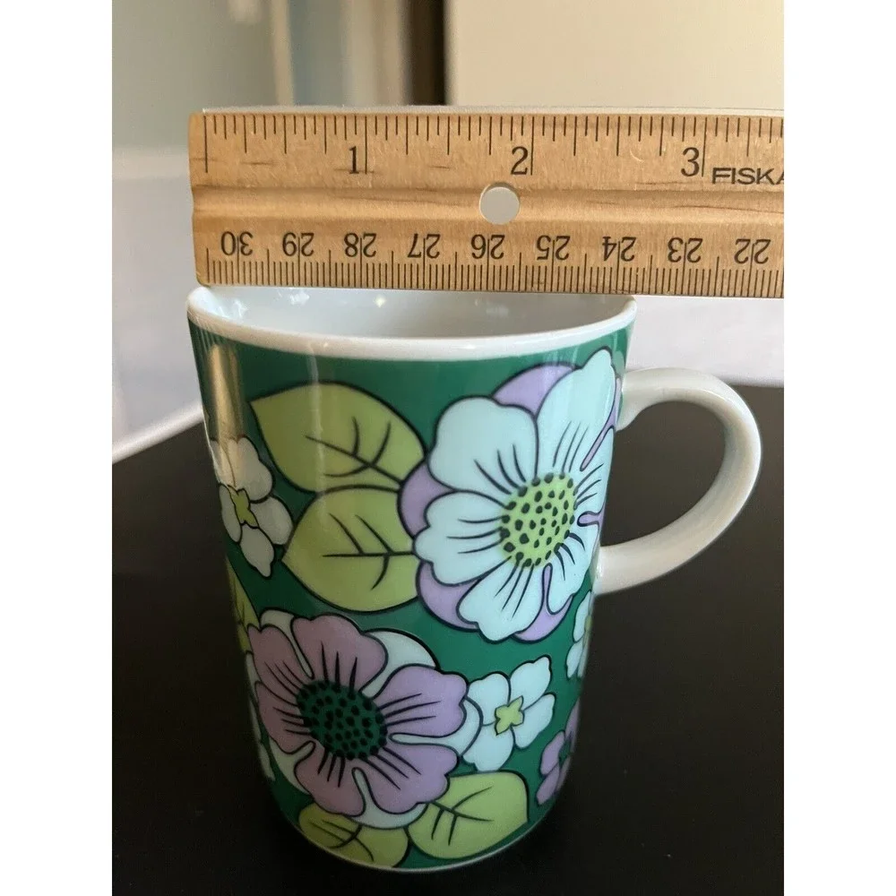 8pc Ceramic Green Floral Daisy Mugs with 9” Round Snack Plate